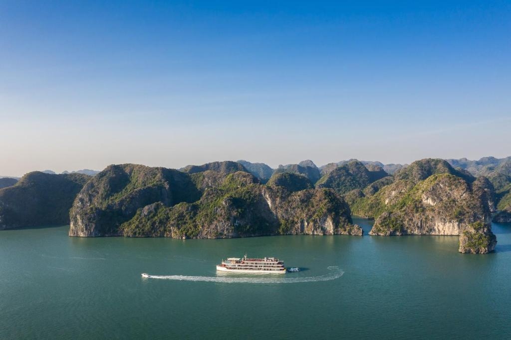 Heritage Cruises Binh Chuan & Legacy Yen Tu 3 Days 2 Nights