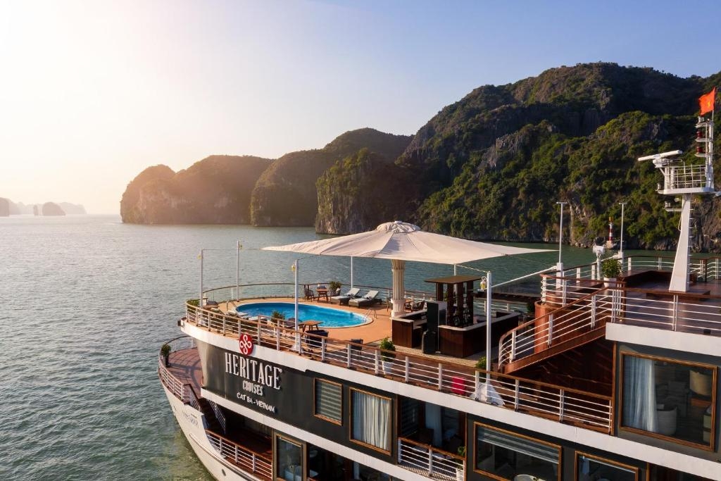 Heritage Cruises Binh Chuan & Legacy Yen Tu 3 Days 2 Nights