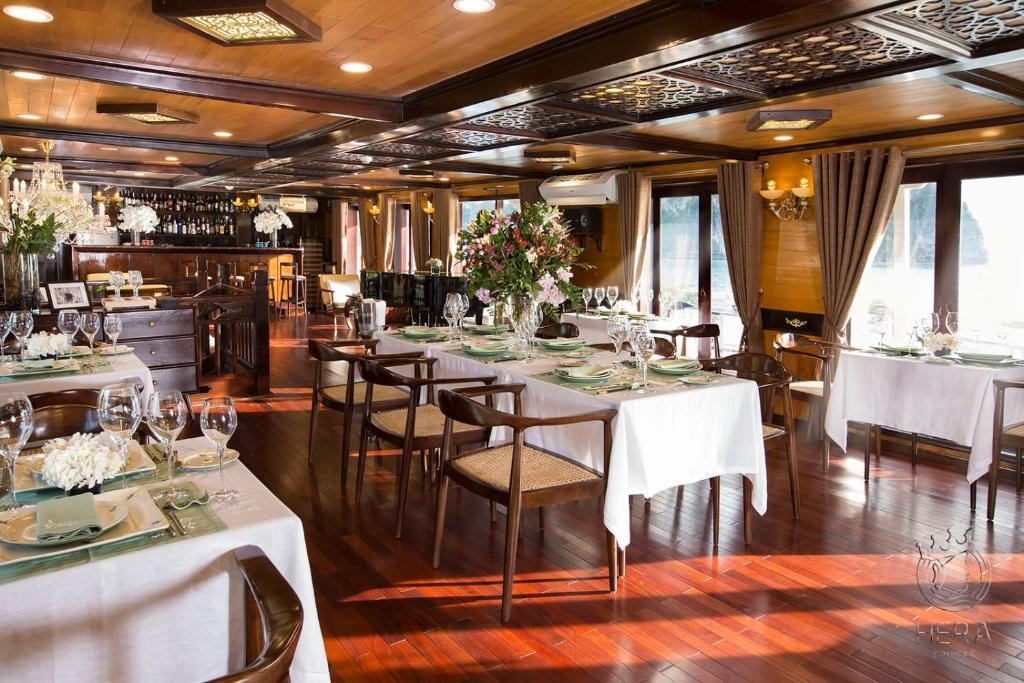 HERA SPLENDID PRIVATE DAY CRUISE