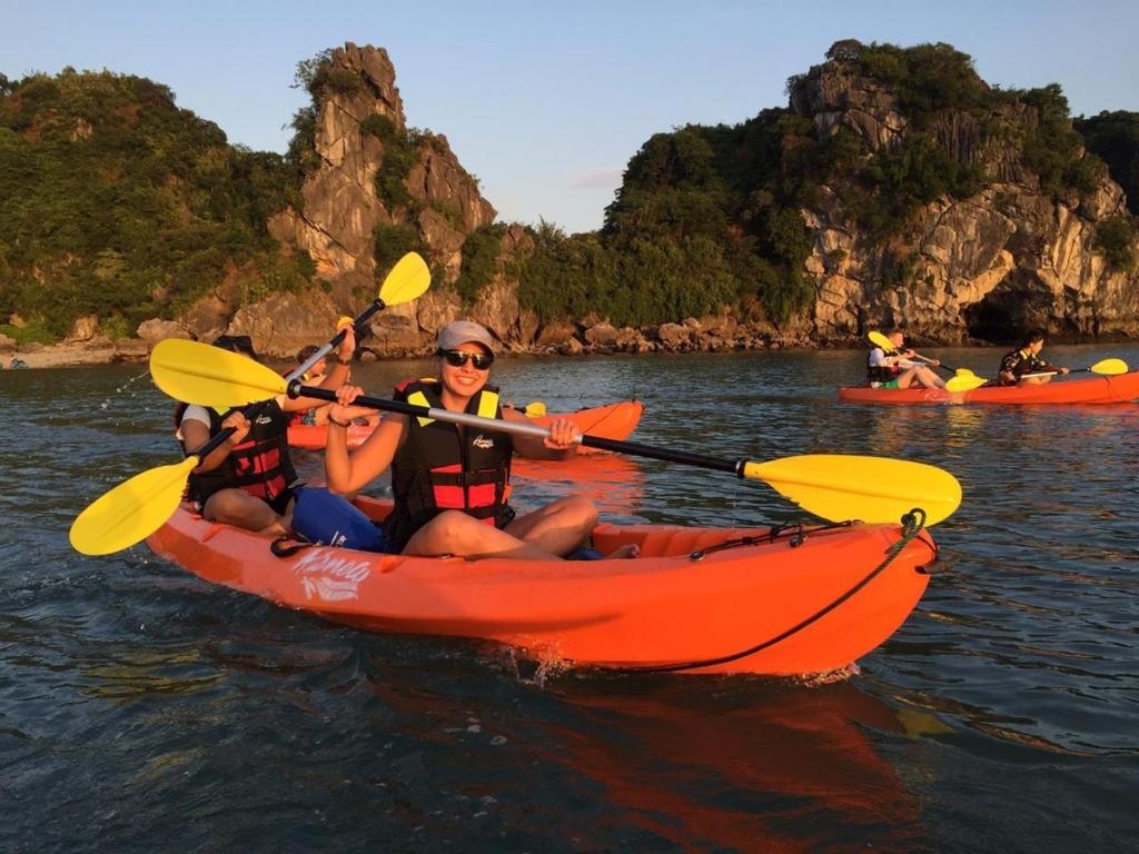 Bai Tu Long Bay 2 days 1 night