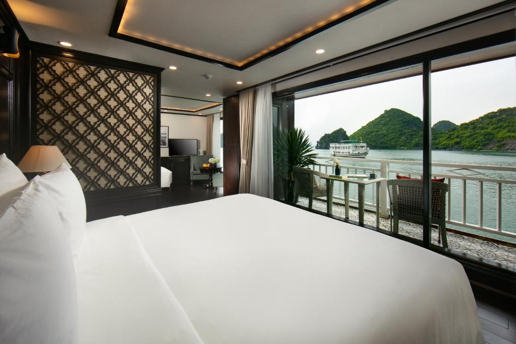 Halong Bay 3 Days 2 Nights (1 Night on Hermes Cruises, 1 Night at Halong Hotel)