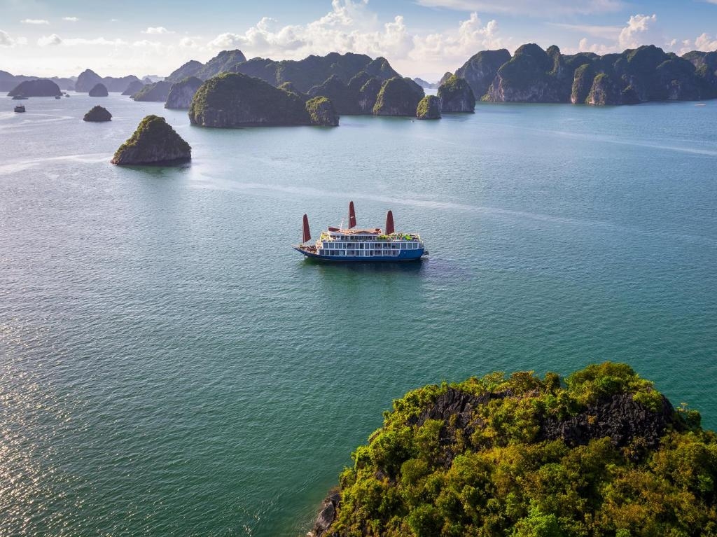 03 DAYS 02 NIGHTS EXPLORING HA LONG BAY & LAN HA BAY