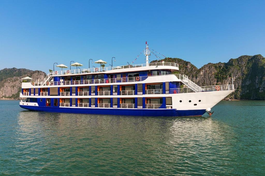 Dragon Bay Cruise 2 Days 1 Night