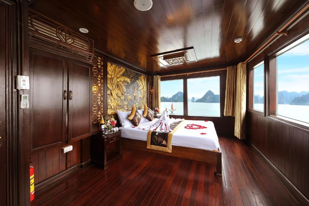 Bai Tu Long Bay 3 days 2 nights cruise