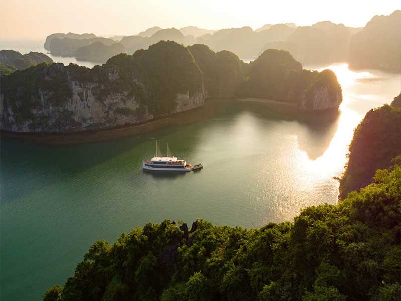 1 Day: Halong Bay + Lan Ha Bay (Luxurious Cruise with 7-Hours)