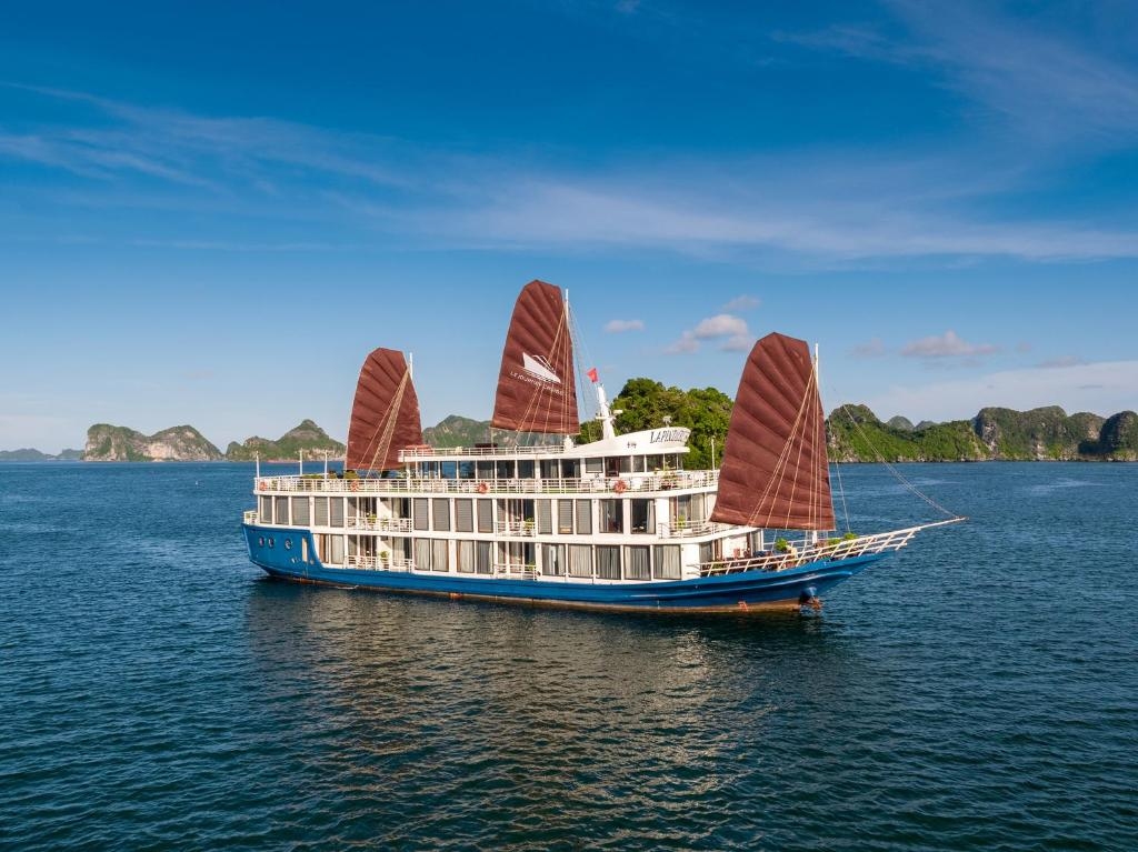 03 DAYS 02 NIGHTS EXPLORING HA LONG BAY & LAN HA BAY