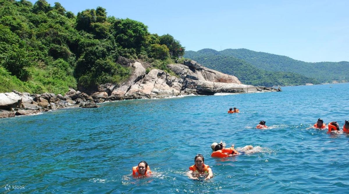 CHAM ISLAND SIGHTSEEING AND SNORKELING TOUR