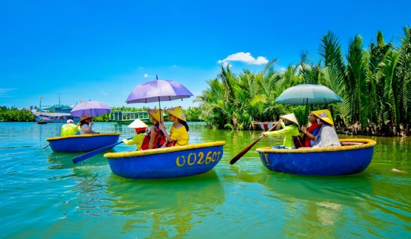 CAM THANH BASKET BOAT TOUR