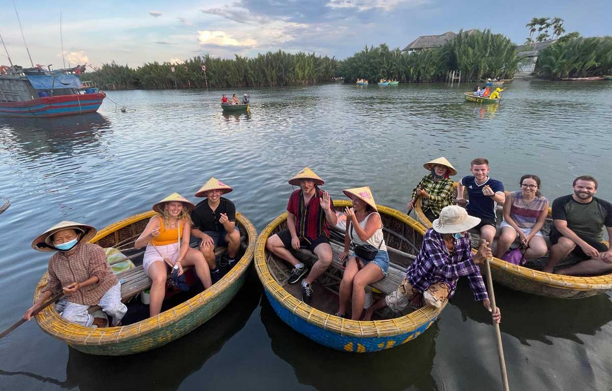 TRA NHIEU BASKET BOAT - COOKING CLASS