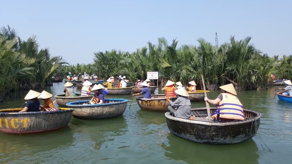 CAM THANH BASKET BOAT TOUR