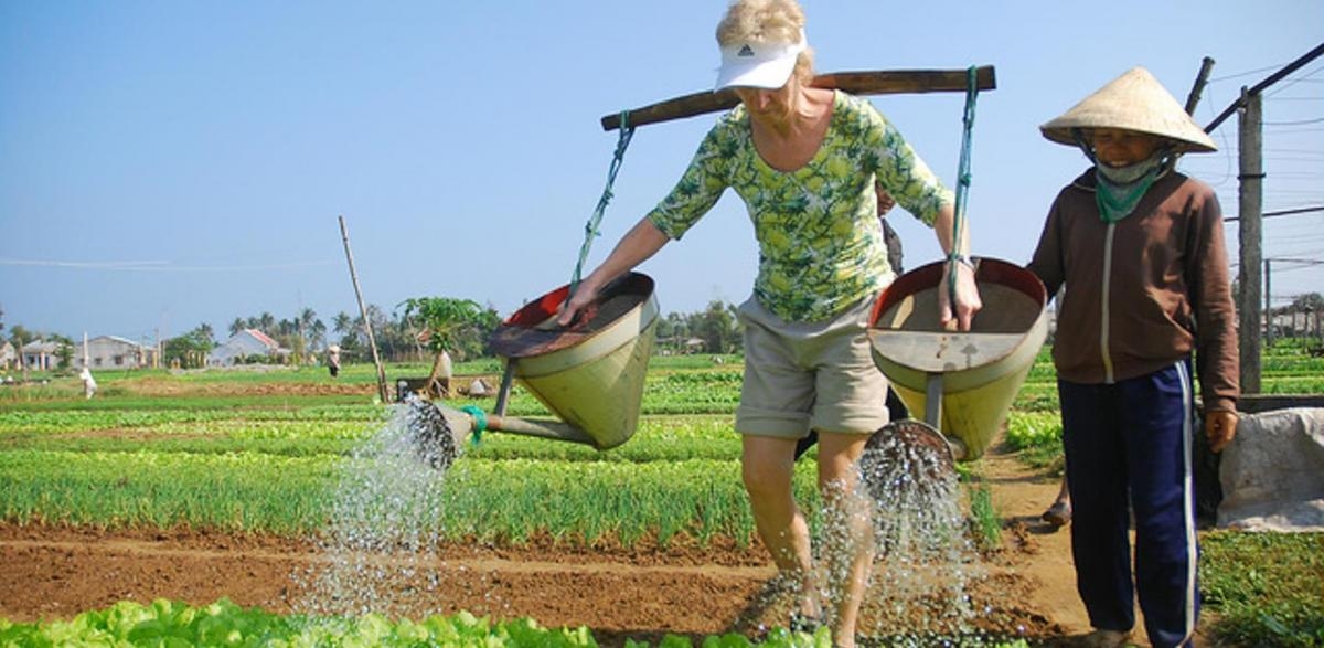 FARMING & FISHING LIFE BY BIKE