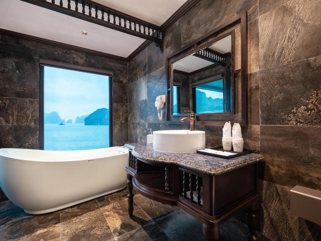 Discovery Halong bay – Lan Ha bay 2days/ 1night ON BOAT {Velar of the Seas}