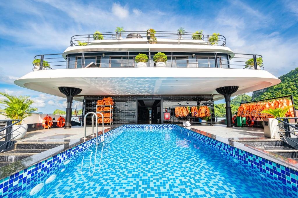 Discovery Halong bay – Lan Ha bay 2days/ 1night ON BOAT {Velar of the Seas}